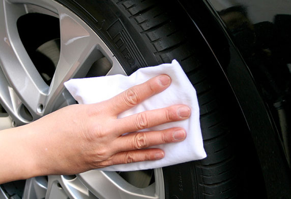 Soft99 Tire Black Wax - 05